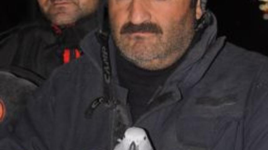 Depremden 110 saat sonra enkazdan canlı papağan &ccedil;ıkarıldı