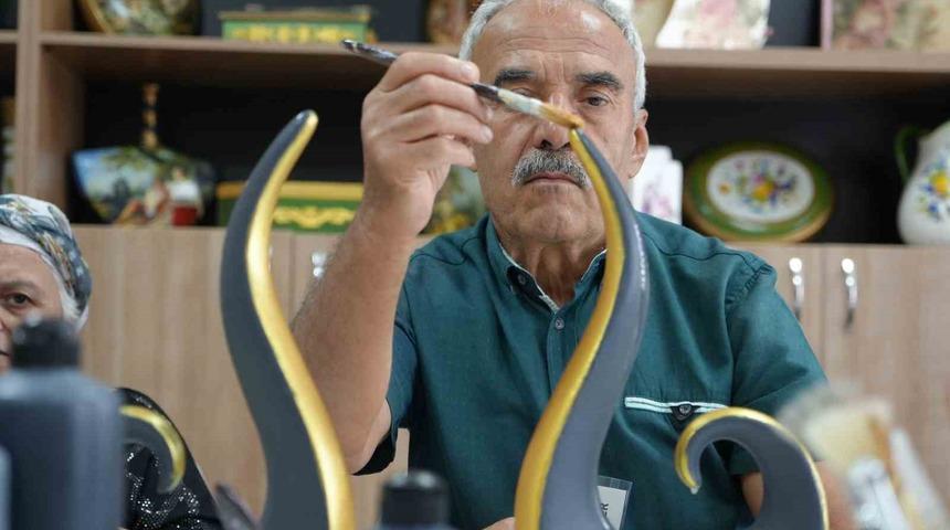 Gaziantep'te alzheimer hastalarına el sanatları eğitimi