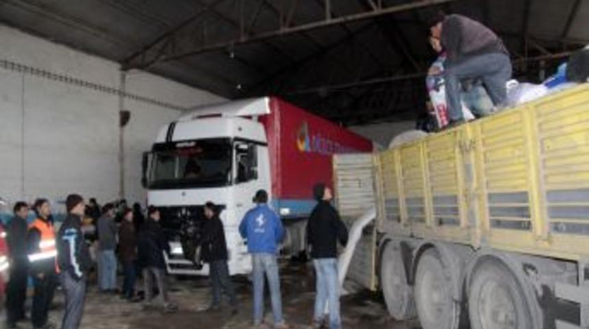 İstanbul&rsquo;un yardımları depremzedele ulaştı