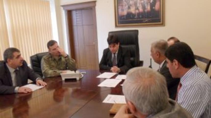 Kaymakam Yıldız: Herkes 1 battaniye g&ouml;ndersin