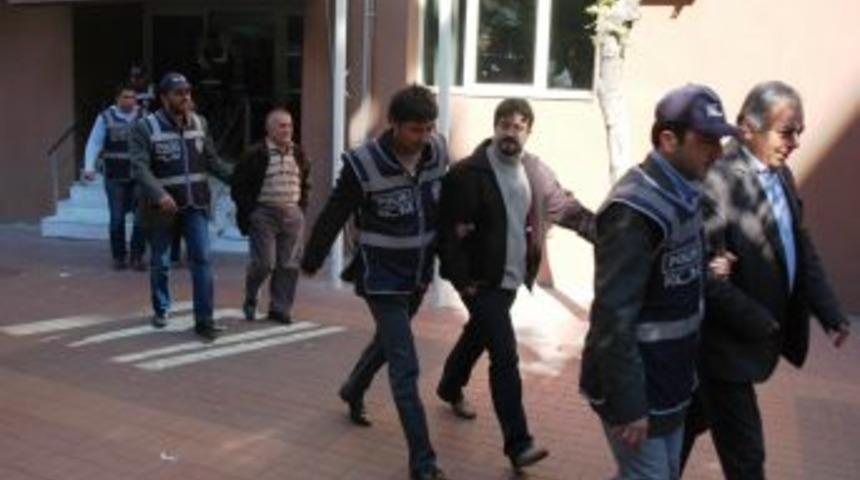 İzmir'de yapı denetim firmalarına operasyon: 25 kişi g&ouml;zaltında