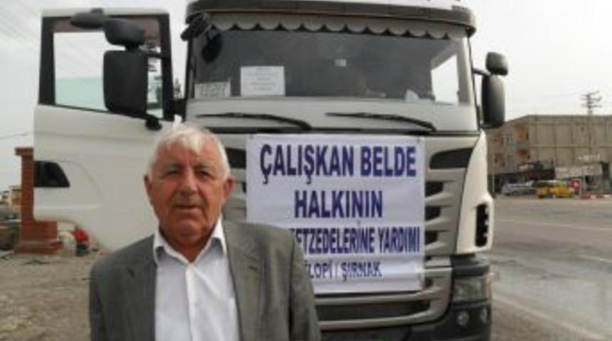 &Ccedil;alışkan beldesinde depremzedeler i&ccedil;in toplanan yardımlar Van'a g&ouml;nderildi