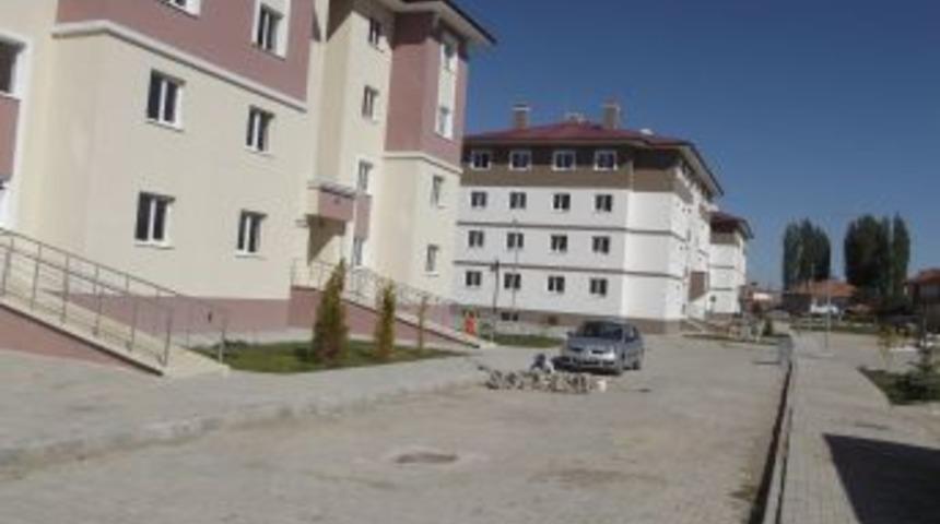 TOKİ, Yenu&ccedil;ubuk'ta daireleri teslim etmeye başladı