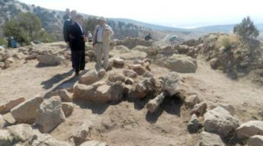 Nallıhan &Ccedil;&ouml;mlektepe kazılarında Tun&ccedil; d&ouml;nemine ait at&ouml;lyeler bulundu