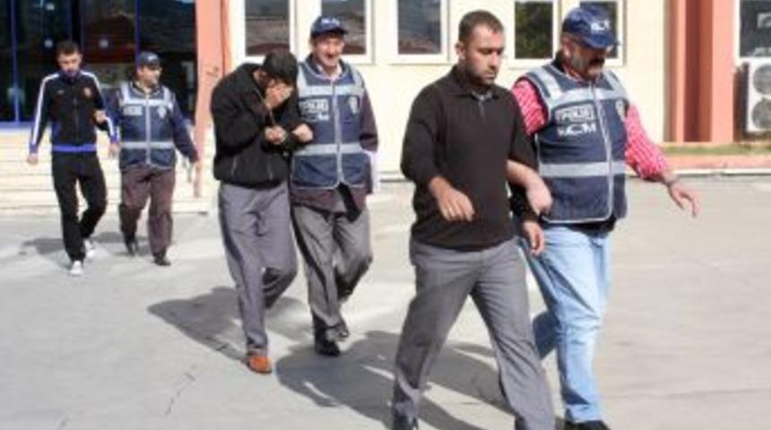 Kurbanlık alışverişinde vatandaşı sahte parayla dolandıracaklardı