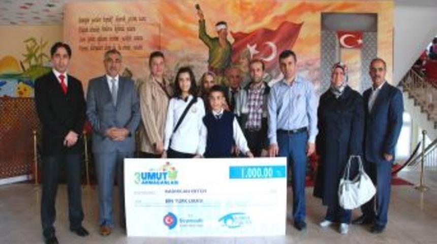 Oyuncak yarışmasında birinci oldu, eğitim bursu kazandı