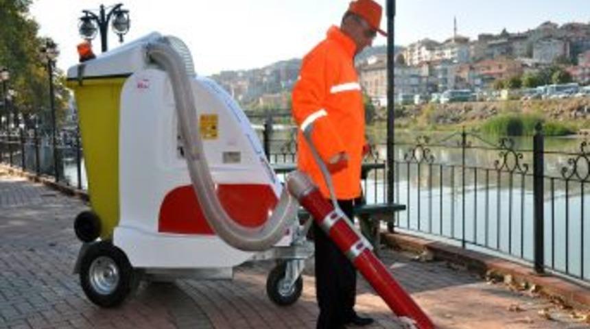 Temizlik ekibine, temizlik robotları da katıldı