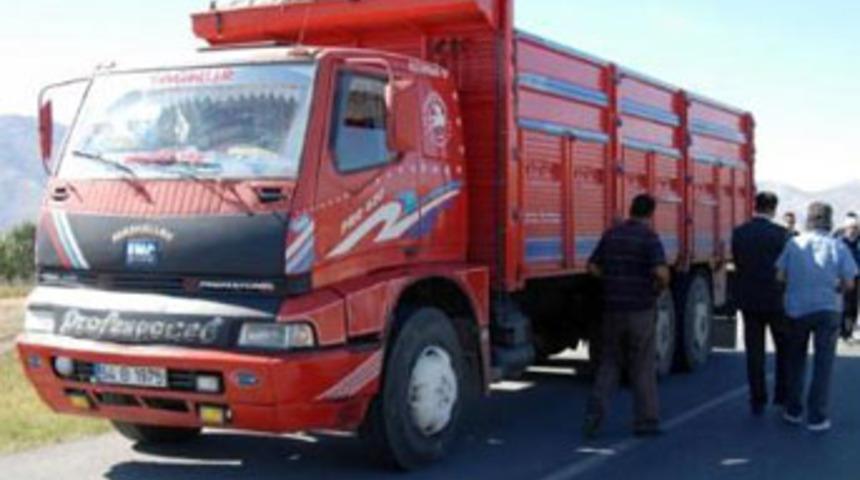 Faciadan d&ouml;n&uuml;ld&uuml;!