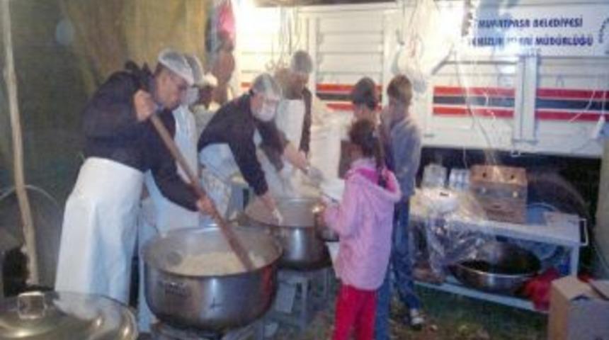 Muratpaşa'nın gezici aşevi Erciş'te hizmet veriyor