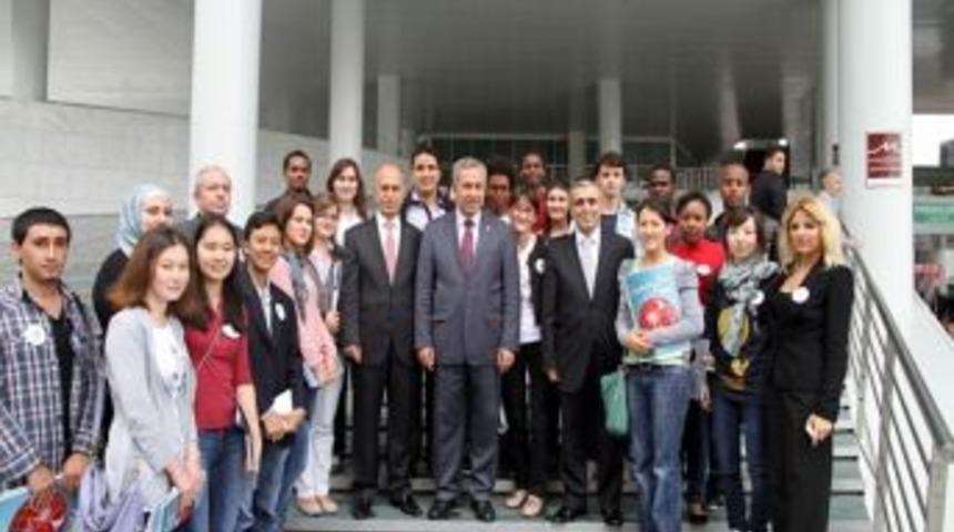 Evliya &Ccedil;elebi i&ccedil;in Bursa&rsquo;ya gelen yabancı &ouml;ğrenciler kente hayran kaldı