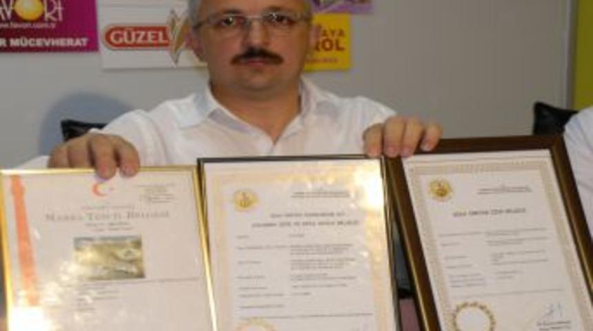 Kilogramı 620 lira olan Anzer balını almak i&ccedil;in 600 kişi sıraya girdi