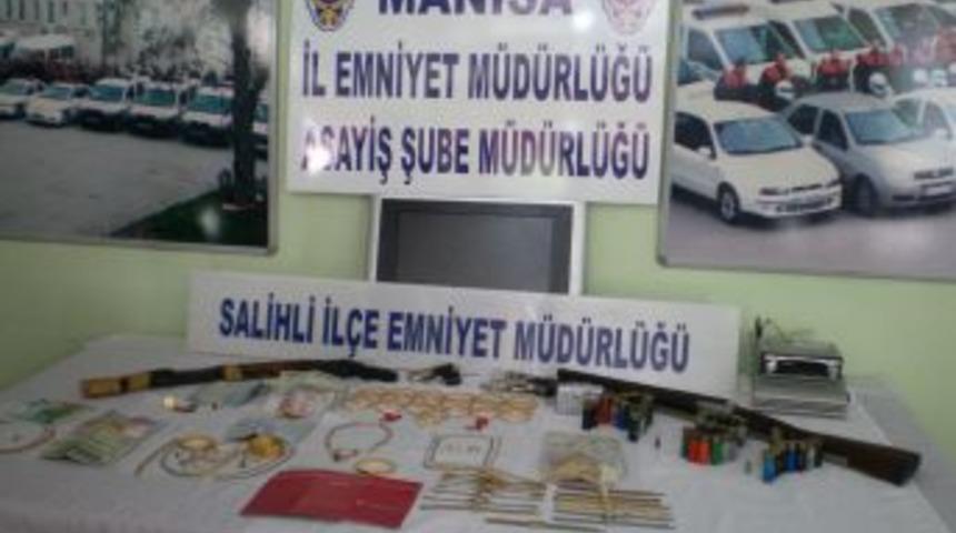 Ege B&ouml;lgesi'ndeki eşzamanlı operasyonda hırsızlık &ccedil;etesi &ccedil;&ouml;kertildi