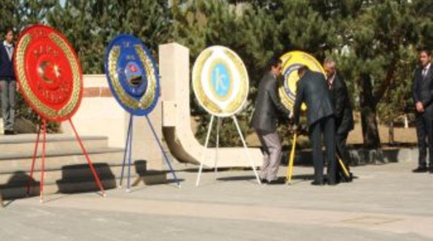 Atat&uuml;rk'&uuml;n Kars'a gelişinin 87. yıl d&ouml;n&uuml;m&uuml; t&ouml;renle kutlandı