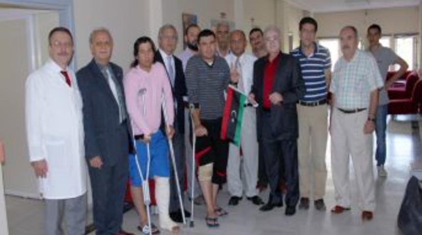 Baro başkanı yaralı Libyalıları ziyaret etti