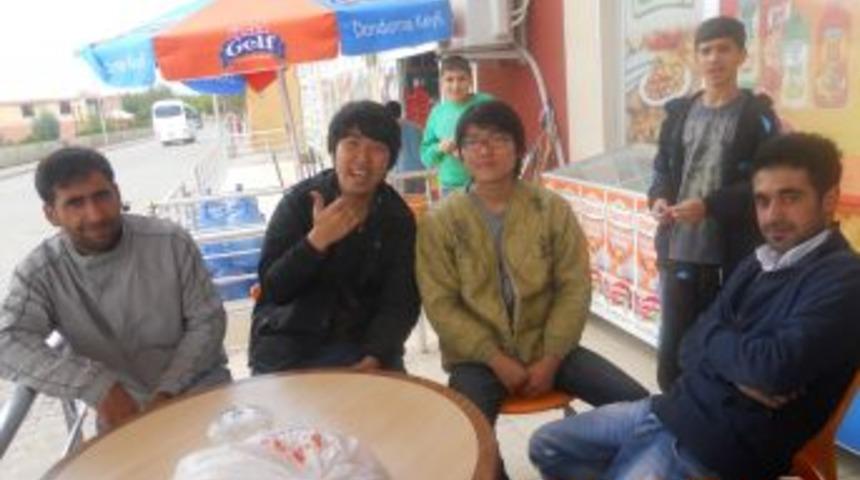 Depremde evsiz kalan G&uuml;ney Koreliler Şirvan&rsquo;da ağırlanıyor