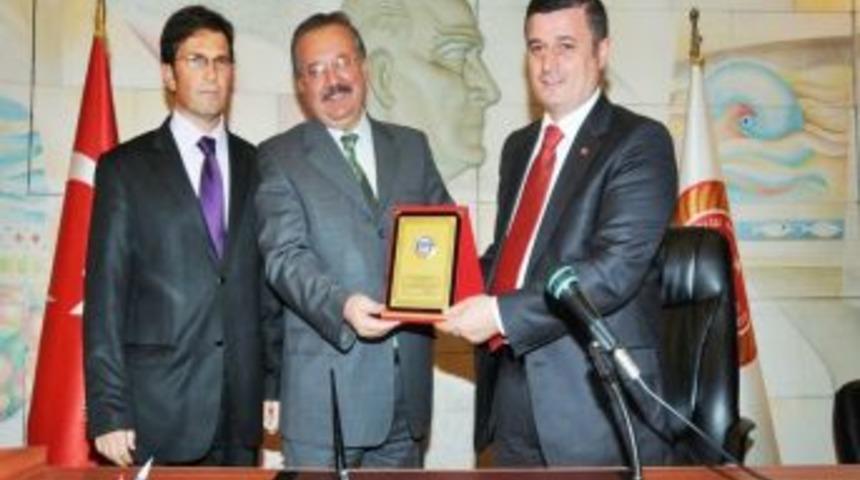 Balıkesir'de bin 210 projeye devam ediliyor