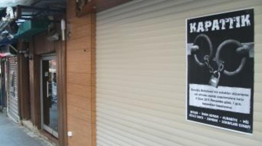 Masa yasağını kepenk kapatarak protesto ettiler