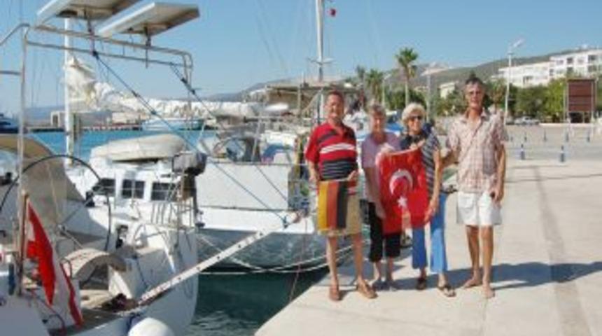 Avustralya ve Almanya'dan yola &ccedil;ıkan yat&ccedil;ılar Taşucu Limanı'nda buluştu