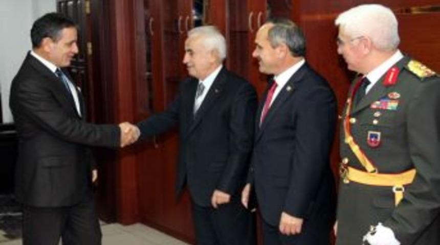 Vali Şahin, 29 Ekim Bayramı kutlama tebriklerini kabul etti