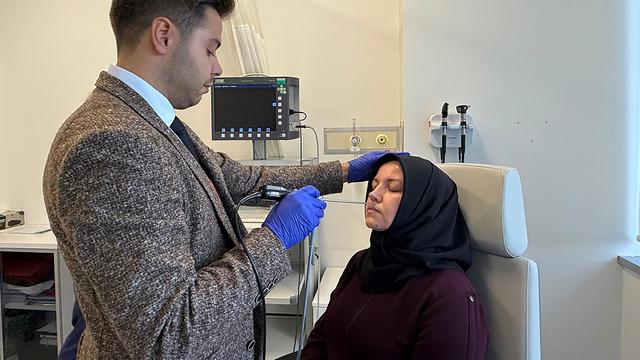 Nezle sanıp 4 yıl önemsemedi! Burnundan akan meğer beyin omurilik sıvısıymış, ameliyata alındı
