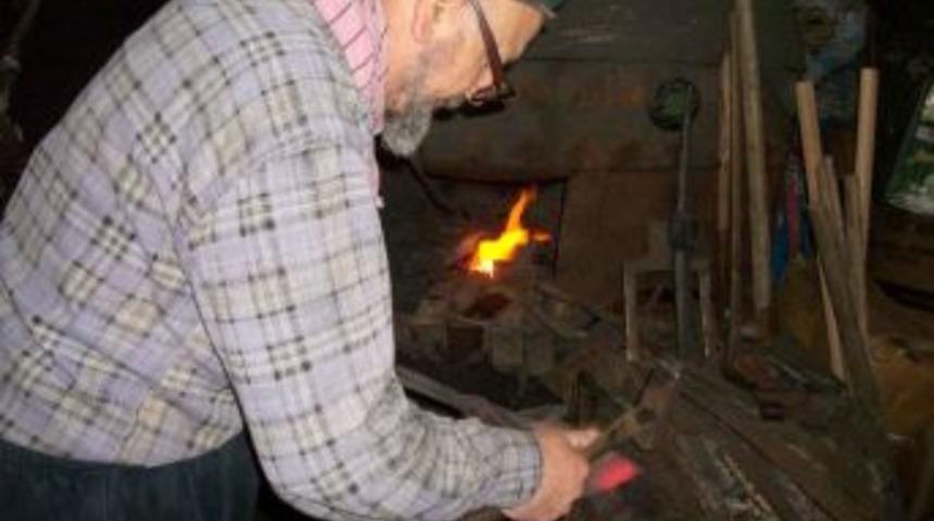 Göreleli demirciler, çırak bulamamaktan şikayetçi