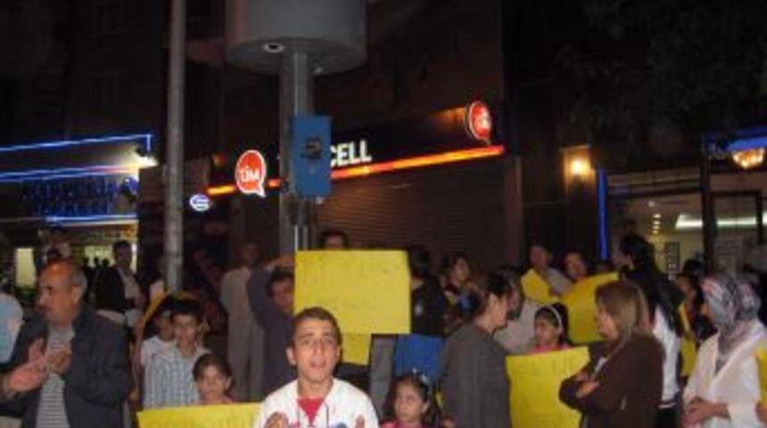 Kamuflajlı baz istasyonları halkı sokağa d&ouml;kt&uuml;