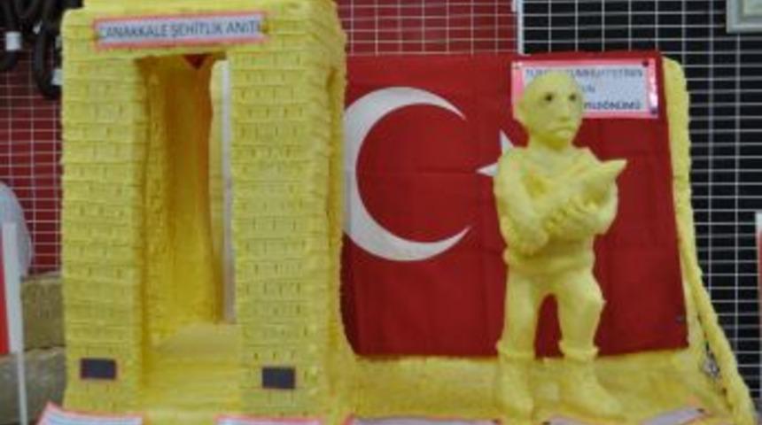 45 kilo tereyağından Seyit Onbaşı heykeli yaptı