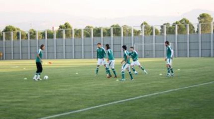 Bursaspor, Galatasaray ma&ccedil;ının hazırlıklarını s&uuml;rd&uuml;r&uuml;yor