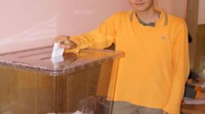 &Ouml;zel Aziziye&rsquo;nin okul temsilciliğini İhsan Makas kazandı