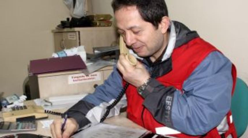 Hayırseverler, depremzedelere yardım i&ccedil;in Kızılay&rsquo;ı telefon yağmuruna tutuyor