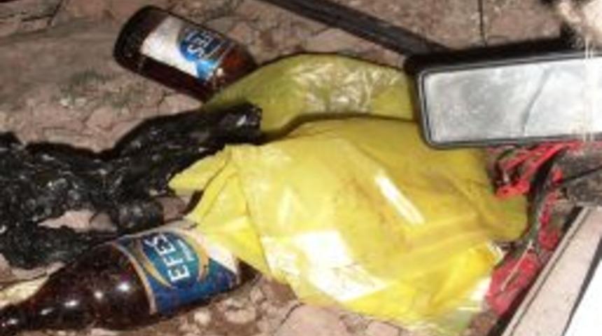 Şarampole devrilen otomobilden boş bira şişeleri &ccedil;ıktı