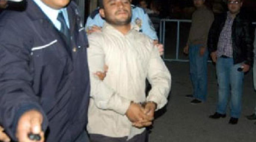 Travesti kardeşe hastanede 3 kurşun