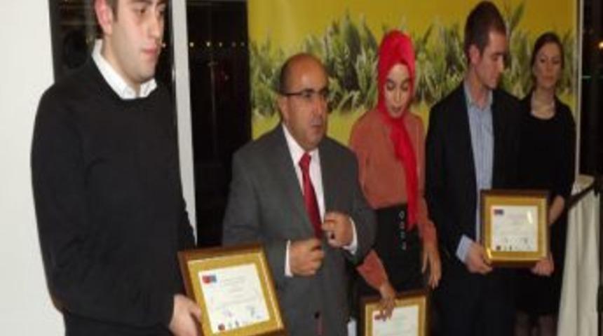 Rize&rsquo;de &ccedil;ay tadımcıları sertifikalarını aldı