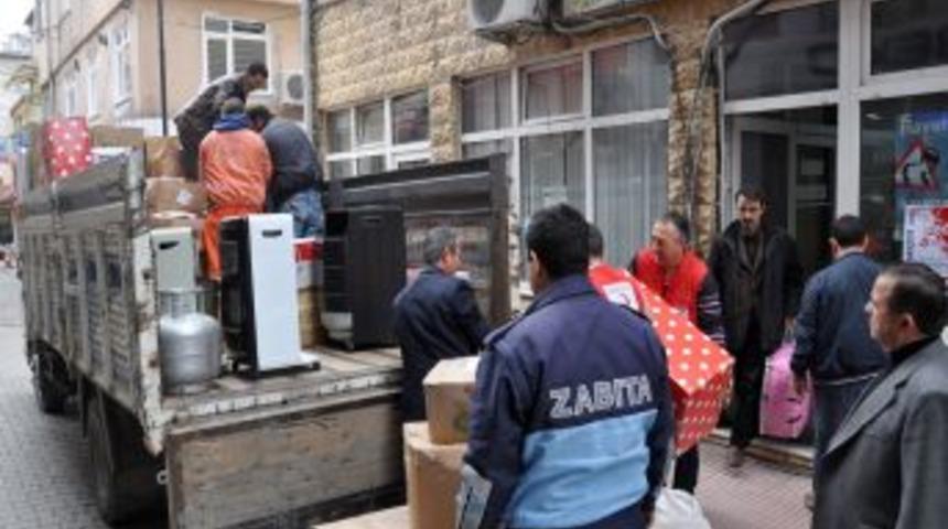 Alaplı'da toplanan yardımlar Van'a g&ouml;nderildi