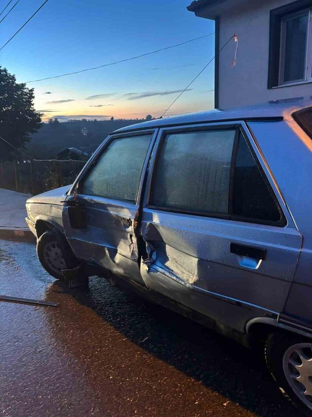 Üç tekerlekli elektrikli motosiklet ile otomobil çarpıştı: 1 ölü, 1 yaralı 4