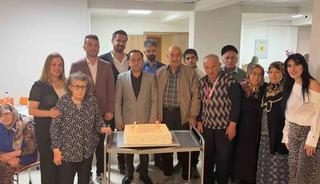 Tosya&rsquo;da huzurevi sakinleriyle yaş pasta kesildi