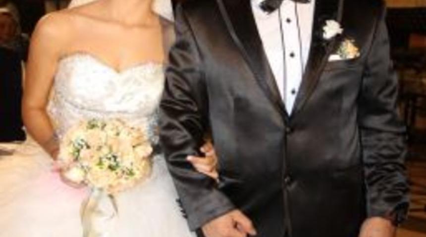 Ergenekon sanığı Hayati &Ouml;zcan kızını evlendirdi