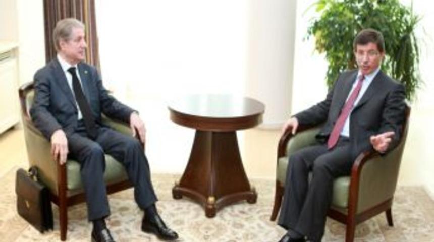 Davutoğlu: Ortadoğu&rsquo;daki değişim, siyasal anlamda bir d&ouml;n&uuml;ş&uuml;m olmalı