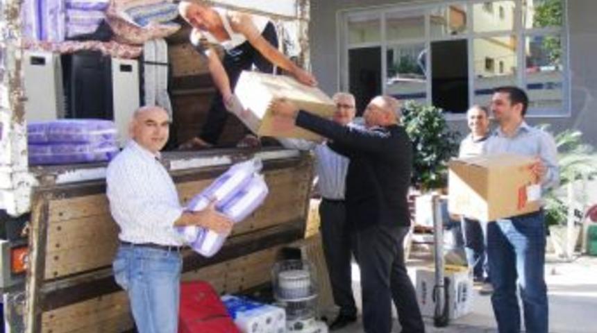 MHP&rsquo;nin ilk yardım TIR'ı dualarla Van&rsquo;a uğurlandı