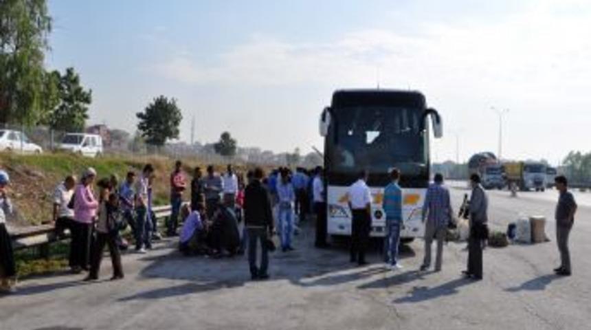 Bomba ihbarı yapılan yolcu otob&uuml;s&uuml; didik didik arandı
