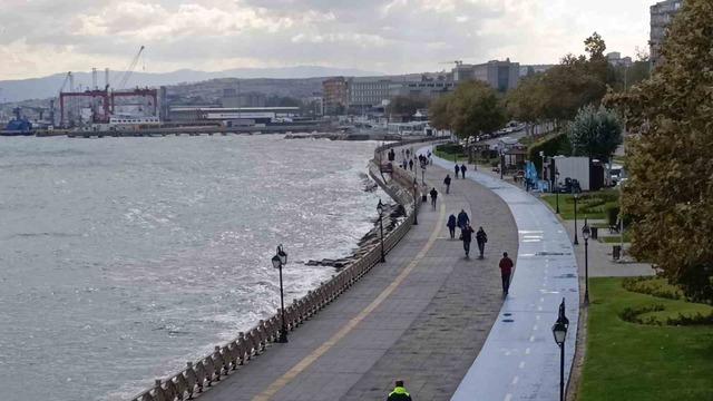 Tekirdağ’da şiddetli poyraz etkili oluyor