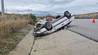Isparta’da kontrolden çıkan otomobil 150 metre sürüklenip takla attı: 3 yaralı