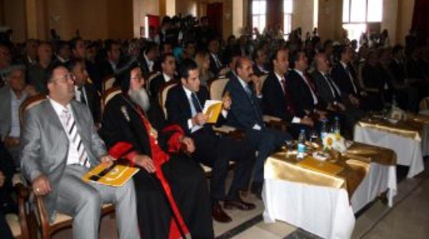 Artuklu &Uuml;niversitesi'nden 6 dilde bilgi ş&ouml;leni