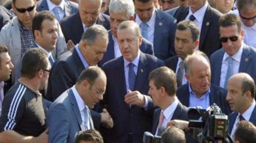 Başbakan, Cuma namazını Marmara İlahiyat Camii'nde kılıyor