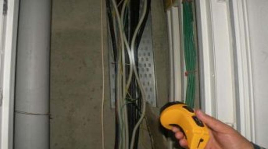 Asans&ouml;re sıkışıp &ouml;len gen&ccedil;, izinsiz internet kablosu kurbanı