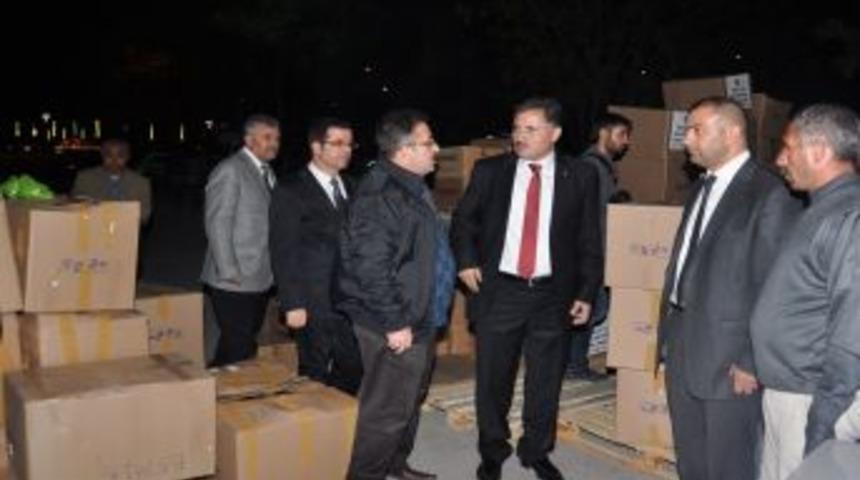 Malatya Belediyesi deprem b&ouml;lgesine bir TIR dolusu yardım g&ouml;nderdi