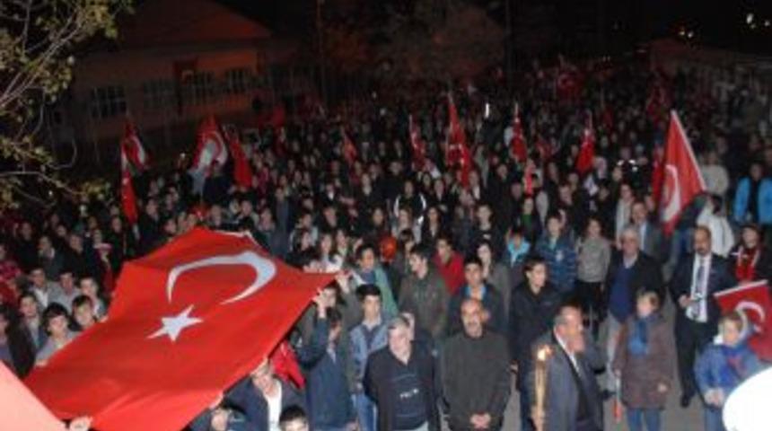 Ereğli&rsquo; de bin kişilik grup Cumhuriyet Y&uuml;r&uuml;y&uuml;ş&uuml; ger&ccedil;ekleştirdi