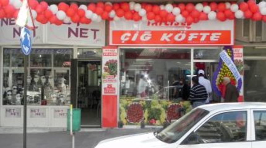 Tatlıses &Ccedil;iğk&ouml;fte 200. bayiini Burdur'a a&ccedil;tı