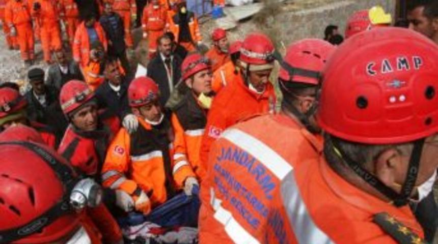 Fırıncı &ccedil;ırağının cesedi 8 g&uuml;n sonra enkaz altından &ccedil;ıkarıldı