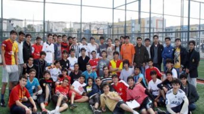 Kayseri’de okuyan Türkmen öğrenciler bağımsızlık kutlaması yaptı